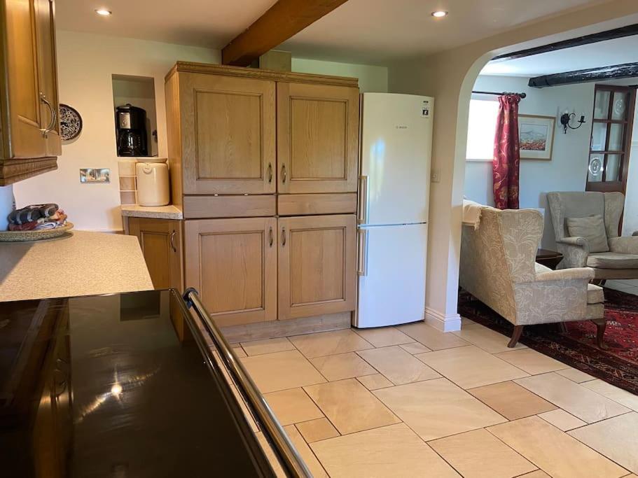 Scenic Welsh Cottage In The Brecon Beacons Crickhowell Exterior photo